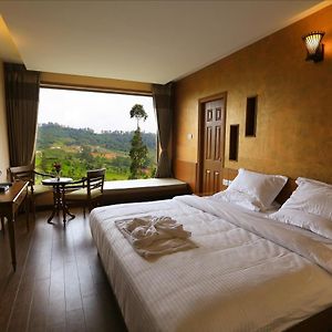 Double Room Mountain View